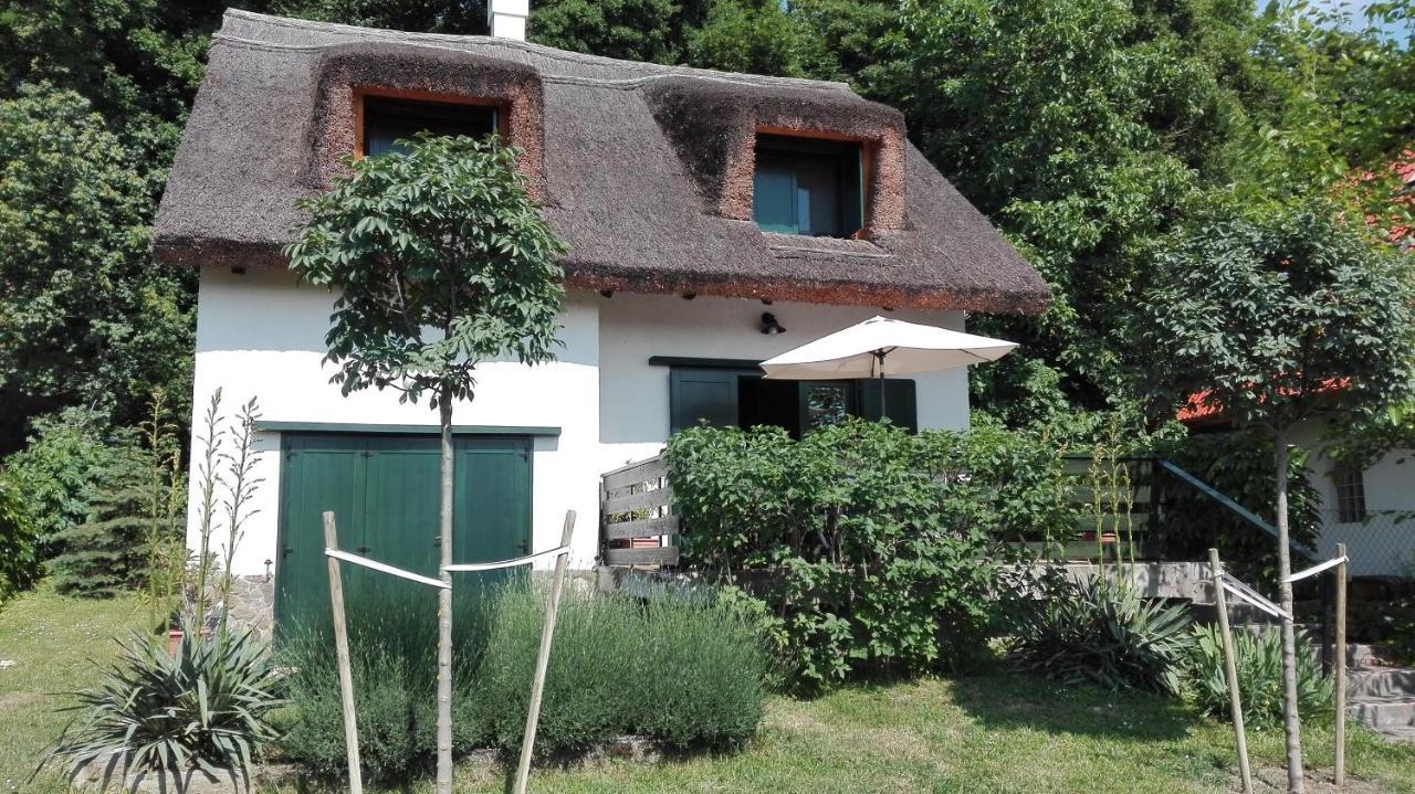 Peace & Beach House In Tihany, Sajkod Exterior photo